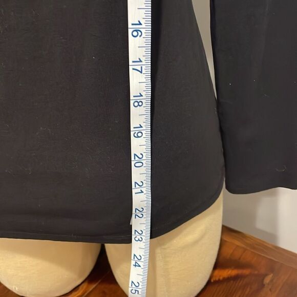 NWOT White House Black Market Long Sleeve V-Neck Top Size XS - Picture 6 of 9